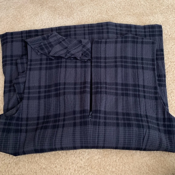 Banana Republic top zipper on the back - Picture 5 of 5